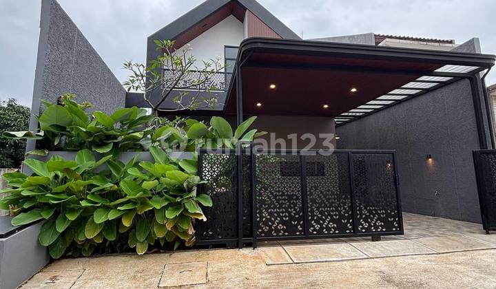 Rumah Baru Luas 200 Kolam Renang di Margasatwa , Jaksel