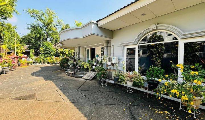 Rumah Mewah Dengan Kolam Renang Di Kebayoran Baru, Jaksel 2