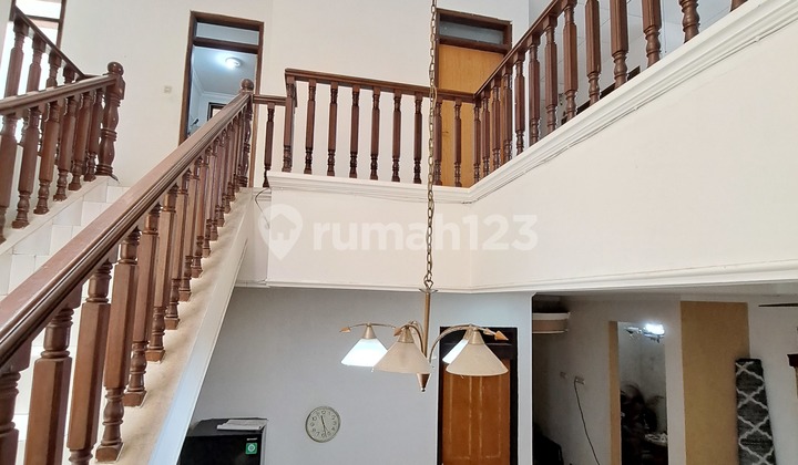 Sturdy House 4 Km to Lebakbulus MRT in Harperindo Housing, Ciputat. 2