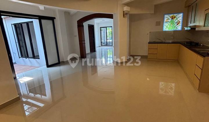 Rumah Keren dan Modern di Villa Cinere Mas