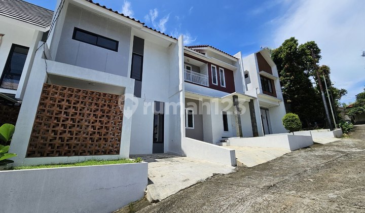 Rumah Baru Dalam Komplek Di Cinere Dekat Pintu Tol Krukut Desari