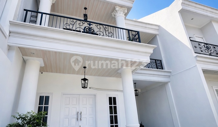 Rumah American Classic Luas 166 di Megapolitan Cinere,Dkt Tol