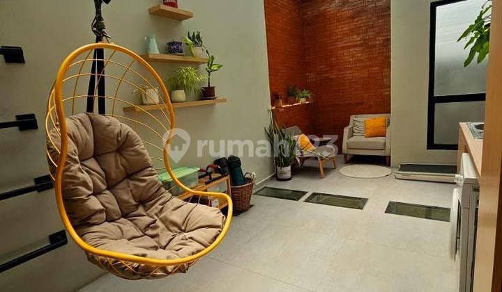 Rumah Bagus Dengan Swimming Pool Di Serenia Hills, Lebak Bulus 2