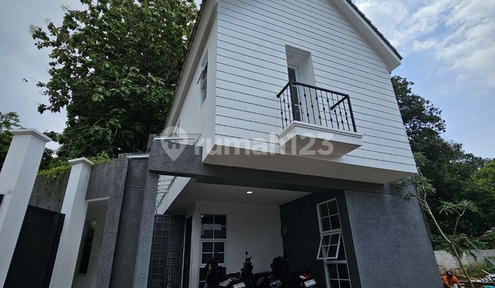 American Classic Ready-to-Occupy House in Cinere, Near Dian Didaktika