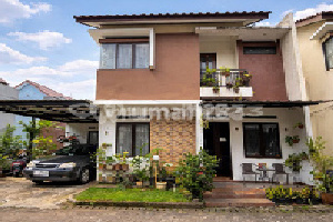 Two-Story House with 101 Square Meters Area at D'diamond Residence