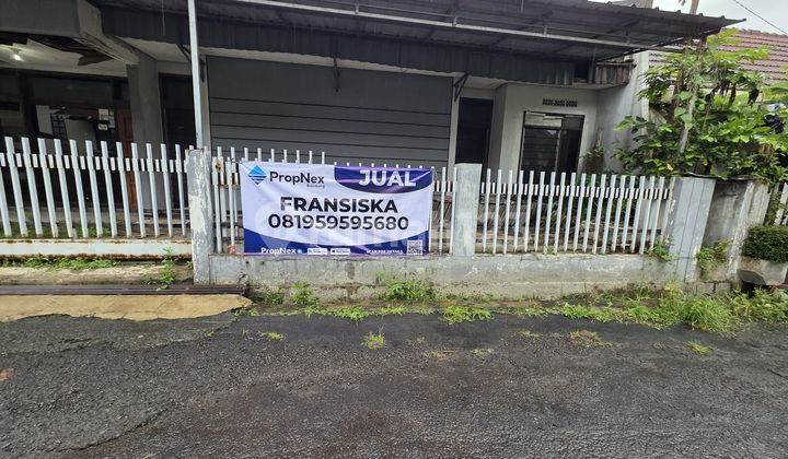 Rumah Dengan Lokasi Yang Sangat Strategis Ditengah Kota Bandung Dengan Suasana Komplek Yang Tenang, Sangat Cocok Dijadikan Hunian Atau Kost2an. Rumah Dengan Lokasi Yang Sangat Strategis Ditengah Kota Bandung Dengan Suasana Komplek Yang Tenang, Sangat Cocok Dijadikan Hunian Atau Kost2an.