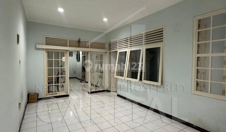 Rumah Strategis Banget di Komplek Kurdi Row Jalan Lebar dan Dekat ke Tol Mohamad Toha 1