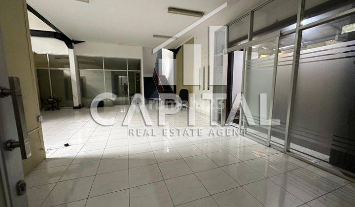 Rumah Usaha Sangat Strategis di Jalan Surya Sumantri Cocok Banget Buat Berbagai Jenis Usahamu 2