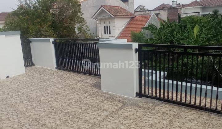 Rumah 2 Lantai Daerah Ketintang Selatan Surabaya Selatan 1