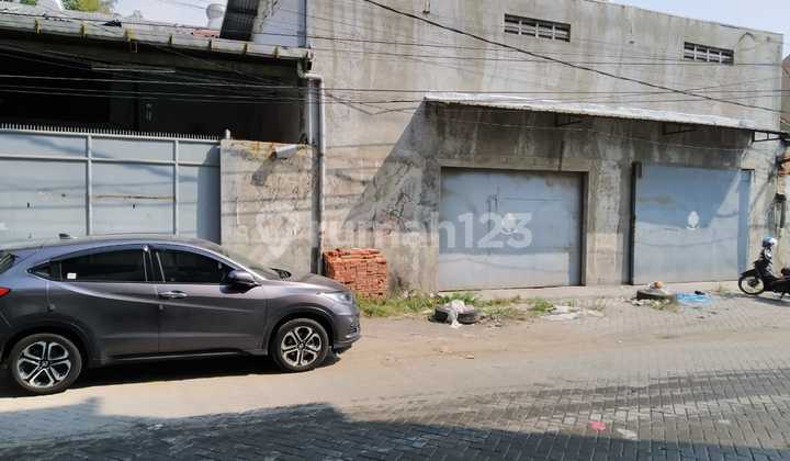 Well-Maintained Building Warehouse Lebak Sari - Freehold Certificate