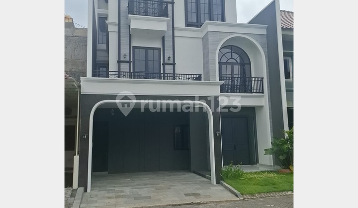 Rumah Citraland Utama, American Style Bangunan Ciamik 3 Lantai Rumah Citraland Utama, American Style Bangunan Ciamik 3 Lantai