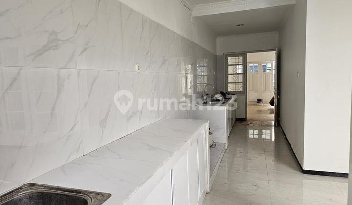 Already Renovated 2-Story House at Dian Istana Taman Ratu - For Sale & Rent 2