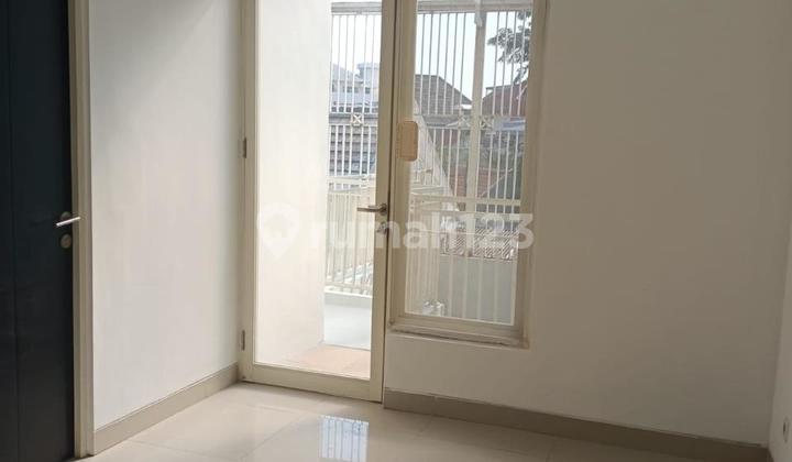 2-Story House at Simpang Darmo, West Surabaya - Price Negotiable (Slightly) 2