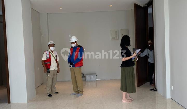 2 BR Apartement Graha Family, Surabaya Tower H Lantai 2, Tipe Corner 2