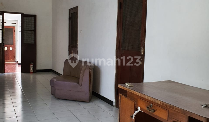 Perawat House, Jl. Kawung near Indrapura, Perak, Rajawali