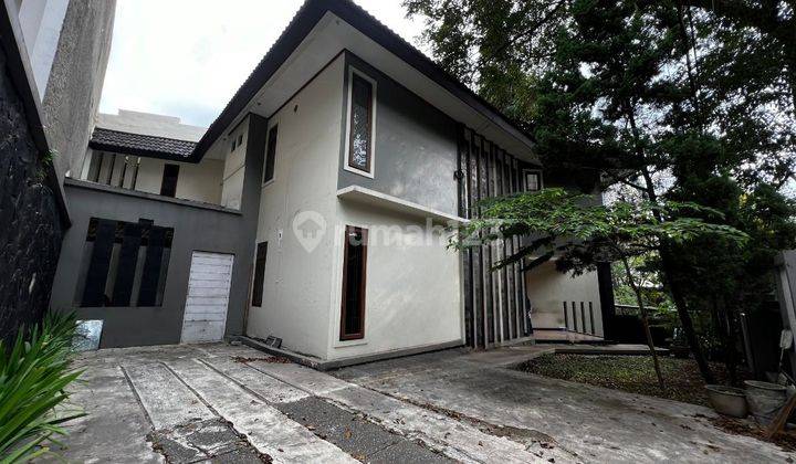 Disewakan Rumah Lux 2 Lantai Siap Huni 1