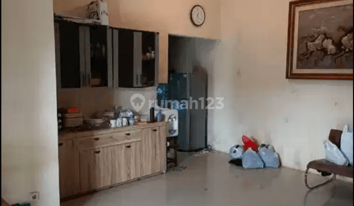 Disewakan Rumah 2 Lantai Modren Minimalis Siap Huni 2