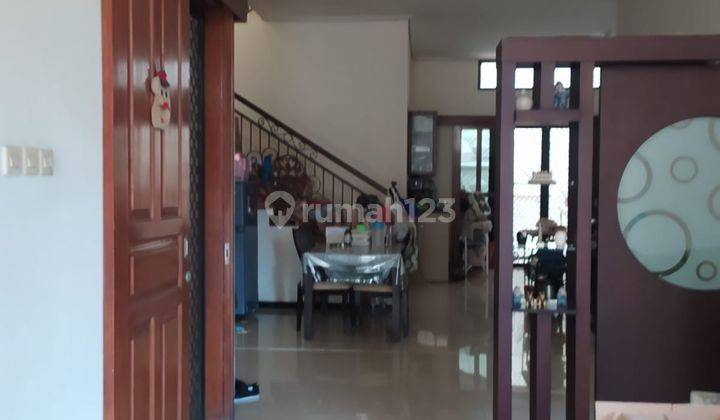 ruang tamu jual cepat rumah 2 lantai