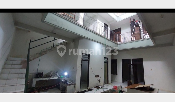Translation: For Rent Newly Renovated 3-Story Shop House on Jl. Wiratno Kenjeran 2