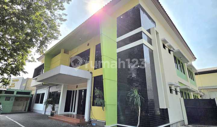 For Rent / For Sale Ready-to-Occupy Office Building in Margorejo Surabaya For Rent / For Sale Ready-to-Occupy Office Building in Margorejo Surabaya