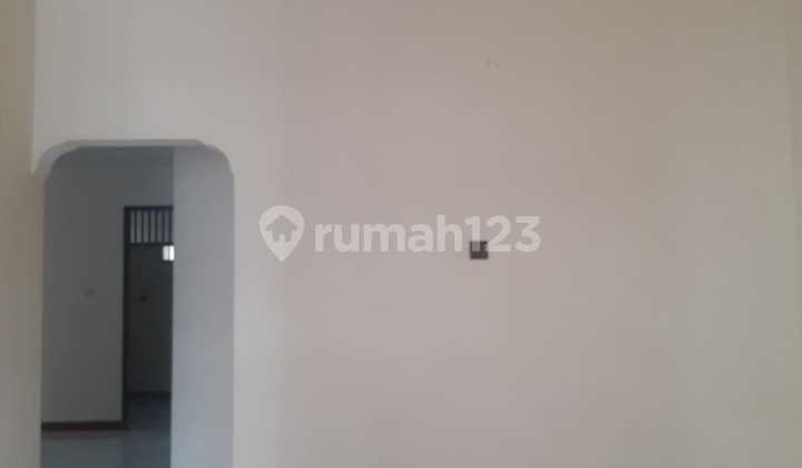 Annual Rental of Ready-to-Occupy House in Kebraon, Karangpilang, Wiyung