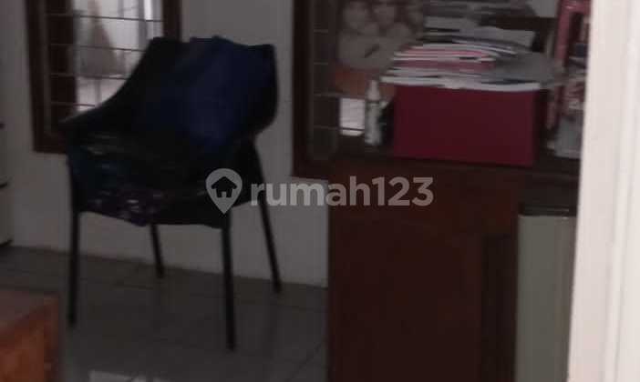 kamar tidur rumah pondok jati sidoarjo, asri
