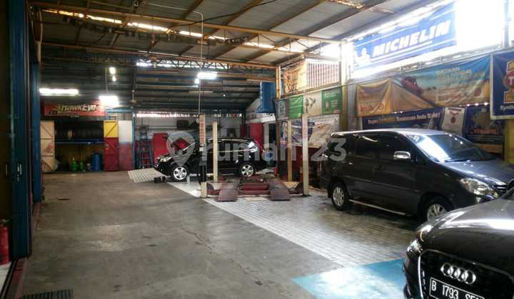 Dijual Bengkel dan Ruko 3 Lantai yang Masih Beroperasi di Jakarta Selatan Dijual Bengkel dan Ruko 3 Lantai yang Masih Beroperasi di Jakarta Selatan
