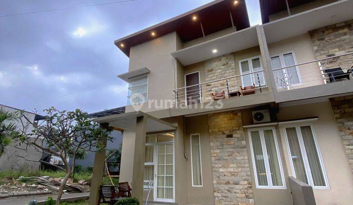 Rumah Villa Dijual Cepat Furnished Dan Nego di Oro Oro Ombo, Batu U1001 2