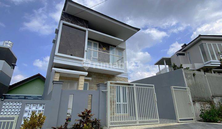 Rumah Villa Modern Dan Nyaman Dijual Cepat, Batu U1002 2