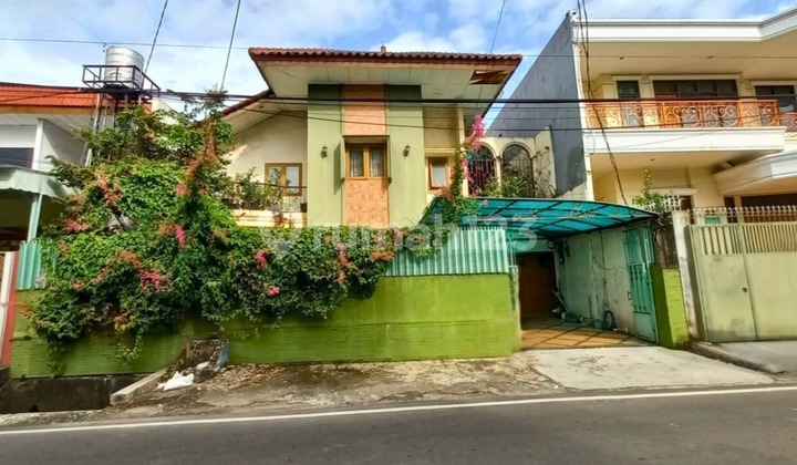 2-Storey House in Strategic Tomang Location
