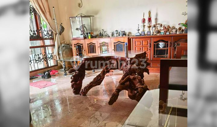 Rumah Tua di Pegangsaan Menteng Harga Bagus