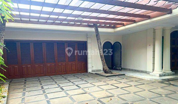 Rumah Mewah Terawat 2 Lantai di Kawasan Elite Menteng 1