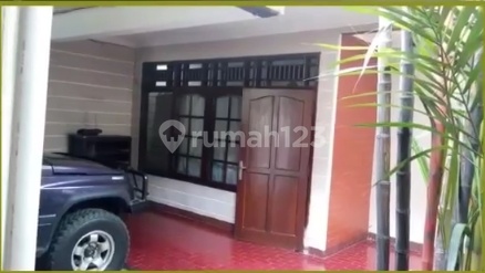 Old House with Boarding Rooms in Exclusive Menteng Location 2