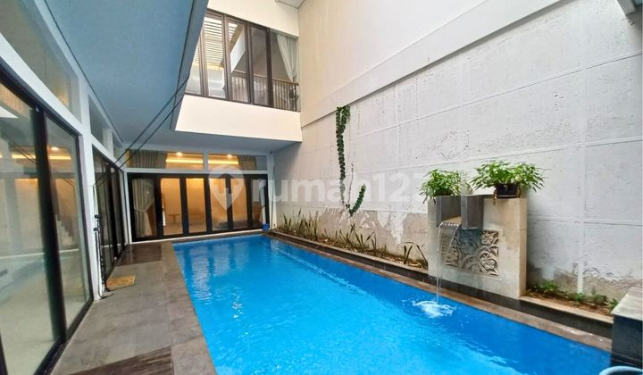 Rumah Modern Dengan Swimming Pool di Menteng  CANTIK ASRI TENANG  NYAMAN RAPI SIAP HUNI 2