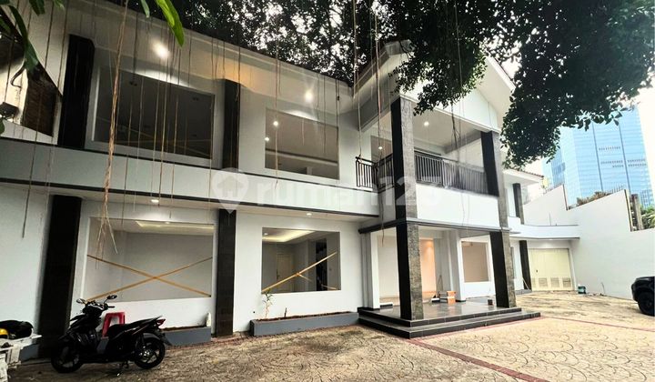 House in Menteng Area, Can be Used as a Home or Office, Recently Renovated