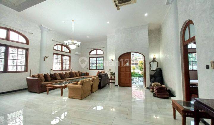 Luxurious Full Furnished House di Bilangan Elite Menteng di Lokasi Yang Nyaman Dan Asri 1