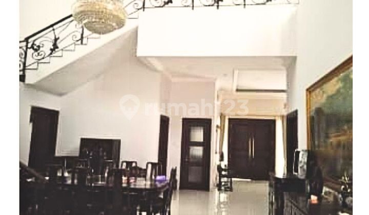 Luxury House in Elite Menteng Location Comfortable Environment 2