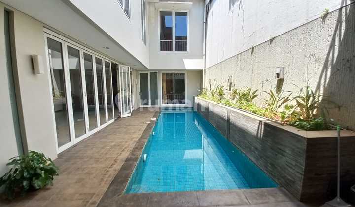 Beautiful Modern House with Swimming Pool in Senopati