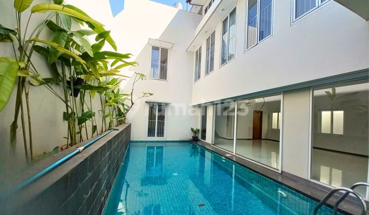 Rumah Minimalis Modern dekat Senopati dalam Lingkungan yang Nyaman Rumah Minimalis Modern dekat Senopati dalam Lingkungan yang Nyaman