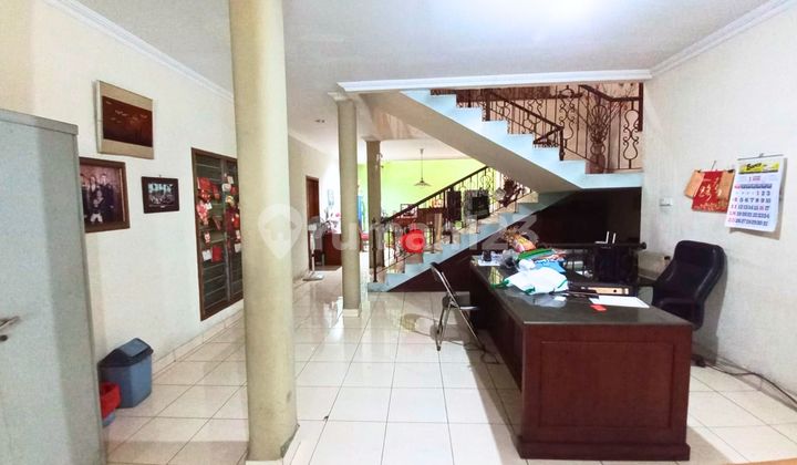 Rumah 2 Lantai di Lokasi Strategis Tomang 2