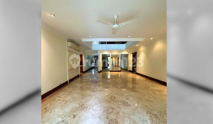 Beautiful House in Permata Hijau For Rent, Comfortable Neighborhood Beautiful House in Permata Hijau For Rent, Comfortable Neighborhood