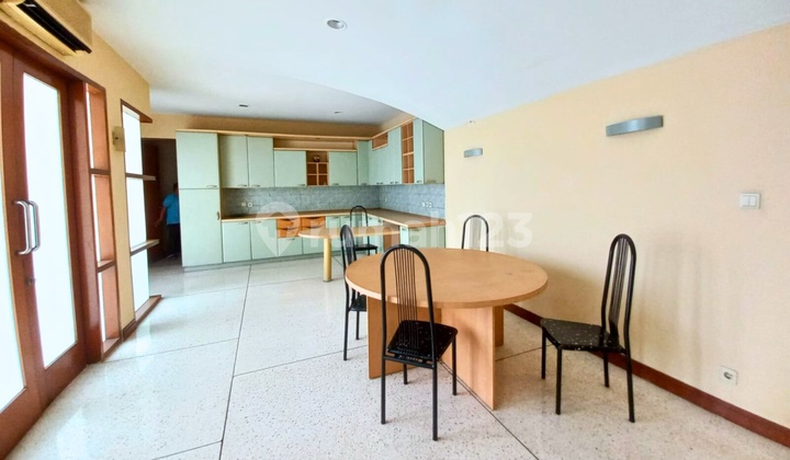 Semi-Furnished Residential House in Menteng, Elite and Comfortable Location. 2