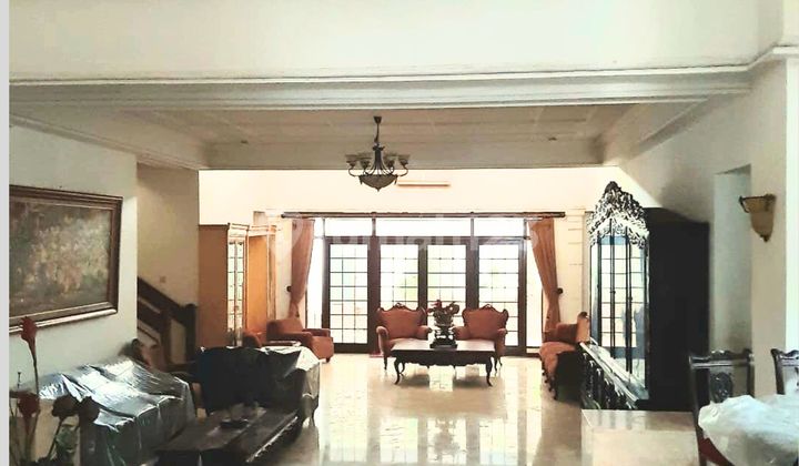 Well-Maintained Old House in a Comfortable and Elite Location Menteng Central Jakarta 2