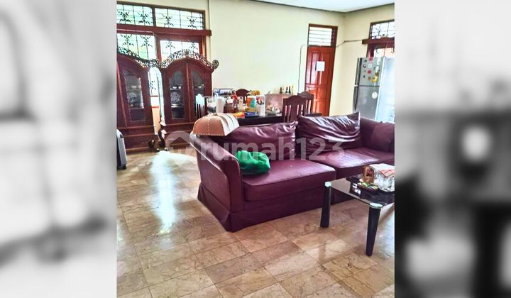 Rumah Tua di Pegangsaan Menteng Harga Bagus 2