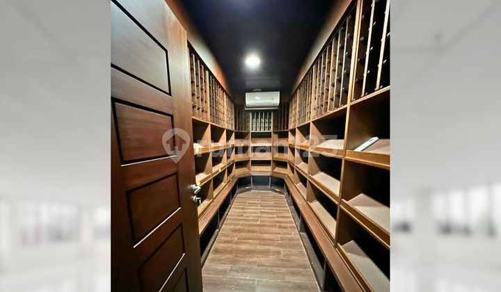 Rumah Mewah Cantik di Simprug Golf Lingkungan Nyaman dan Elite 2