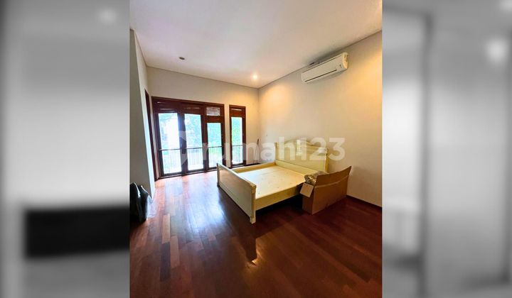 Beautiful House at an Attractive Price in Kebayoran Baru near Pakubuwono