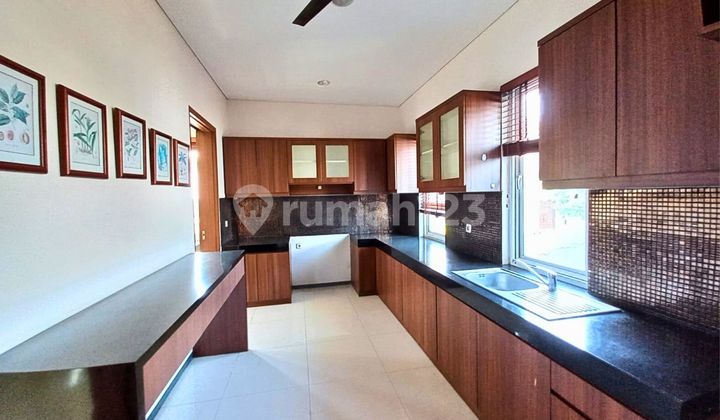 Beautiful Modern House near Senopati