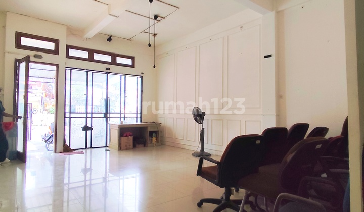 Nice Cheap Shop House in Kebayoran Baru Nice Cheap Shop House in Kebayoran Baru