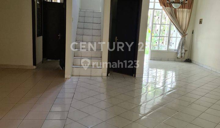 Rumah  2 Lantai Di Lokasi Stratrgid Dijual Segera 2