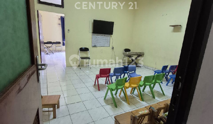 2 Units of Shop Houses (Attached) in a Comfortable & Highly Strategic Location for Business. 2